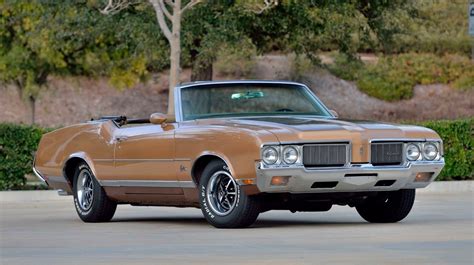 10 Things We Love About The 1970 Oldsmobile Cutlass Supreme Convertible