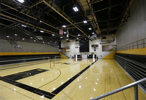 Cal State La Gym To Open As A Voting Center University Times