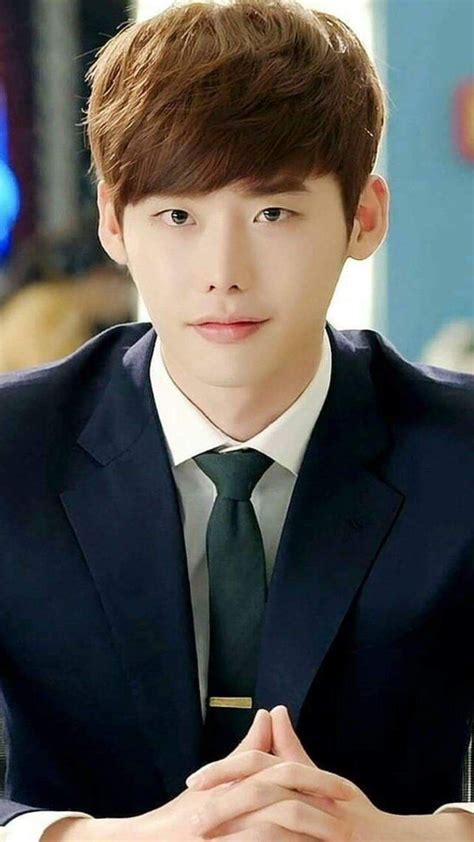 Lee jong suk plays a doctor who flees north korea to return to his first home of south korea and becomes a top surgeon, vowing to reunite with the woman he left behind. 462 best Lee Jong suk images on Pinterest | Korean dramas ...