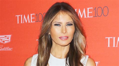 Melania Trump Sues The Daily Mail Over Escort Story Us Weekly