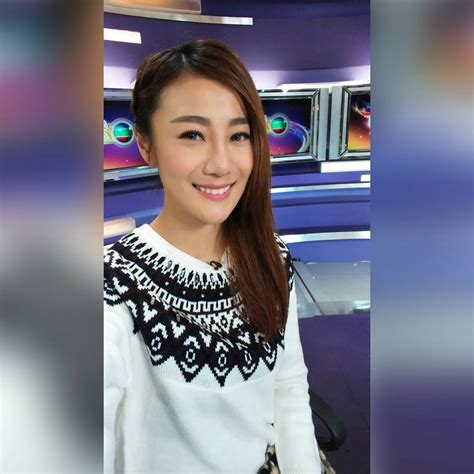 그들은 여러가지 화초를 보고 있다. 圖集 黎緊3日2夜個朱智賢 Ashley 原來都唔錯 | Jdailyhk