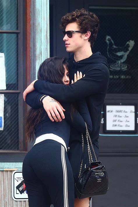 shawn mendes e camila cabello aparecem em clima de romance quem quem news