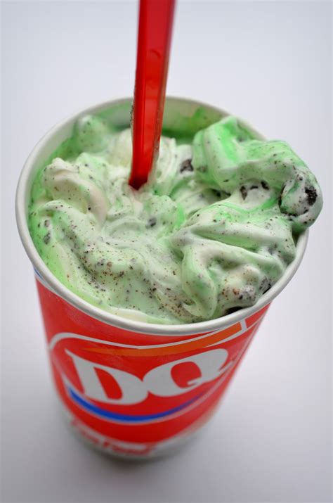 Food And Ice Cream Recipes REVIEW Dairy Queen Mint Oreo Blizzard