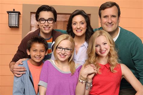 The Liv And Maddie Cast Filmed The Final Episode Of Season 4 Teen Vogue