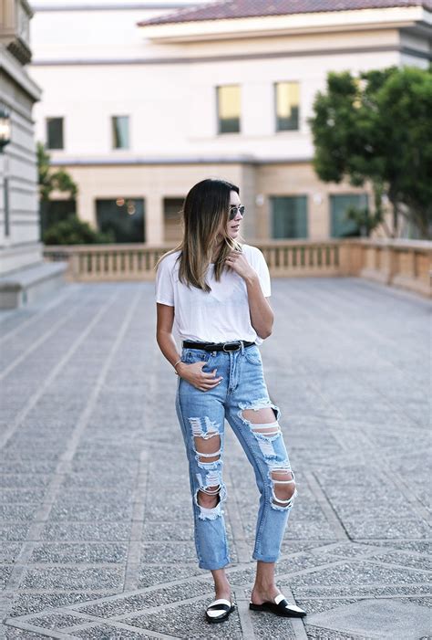 Ripped Jeans Outfits The Ripped And Distressed Jeans Are