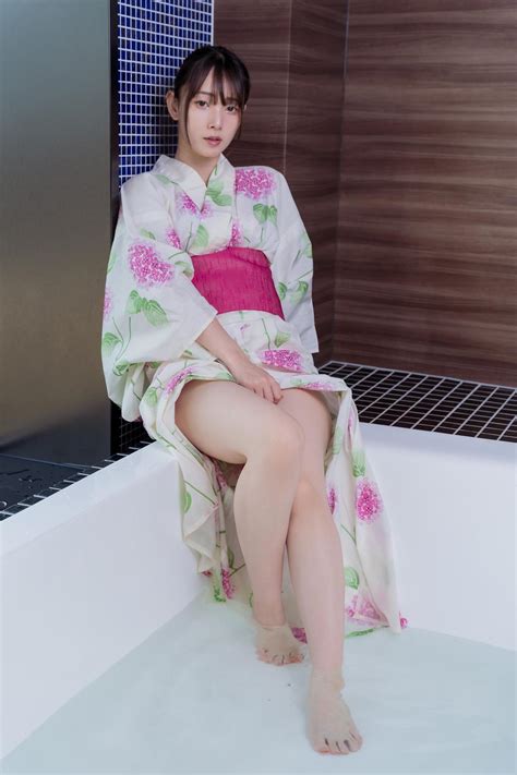 mitsuki goronzoku ゴロン族美月 フェチグラビア写真集 「translucent」 set 03 share erotic asian girl picture