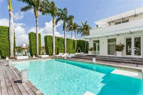 Farmacia a casa, tu farmacia online de confianza. La casa de Shakira en Miami