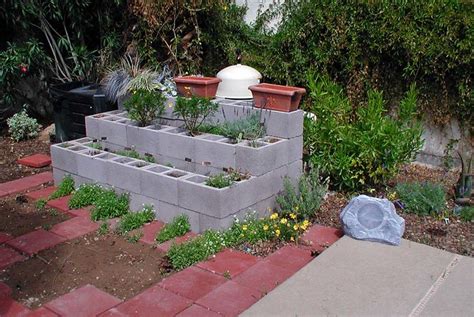 Garden ideas diy crafts food drink gift ideas health beauty home ideas homemade ideas to make a house a home 10 gorgeous outdoor projects using concrete blocks. Concrete Block Raised Garden Bed Ideas Photograph | Raised G