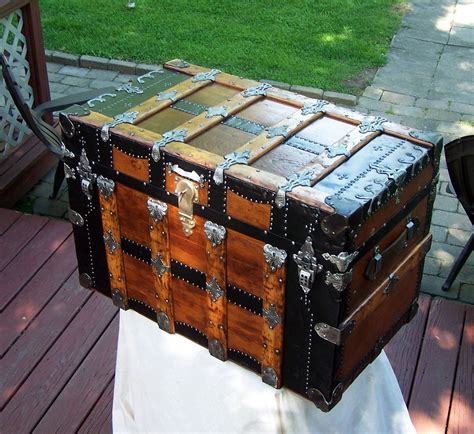 Pin By Fat Boy On Trunks And Such Antique Steamer Trunk Steamer