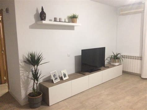 De esta decoración hablaremos a continuación, conociendo sus claves y los principios básicos para que seamos capaces de crear un interior siguiendo sus pautas. Mueble ikea. Salon comedor. Decoracion nordica ...