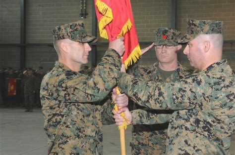 Marine Corps Reserve logistics battalion welcomes new commander ...