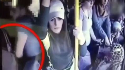 Flagra Homem Expulso Por Assediar Mulher Dentro De Nibus Na Turquia