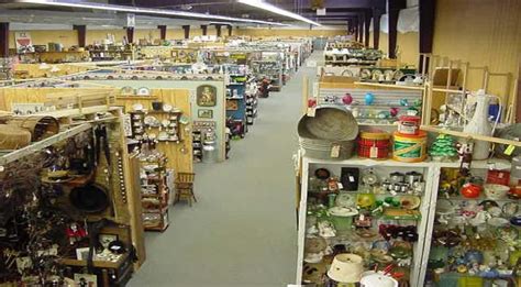 Directory of antique stores, shops, and malls near central pennsylvania including: CACKLEBERRY FARM ANTIQUE MALL Lancaster County Antique ...