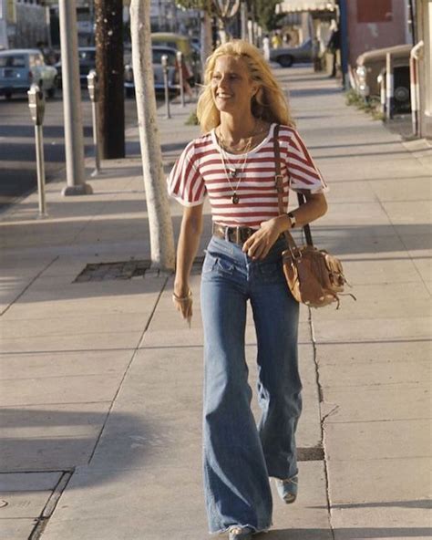 Womens Fashion In The ‘70s Fashion Trends Begin As Quickly As They