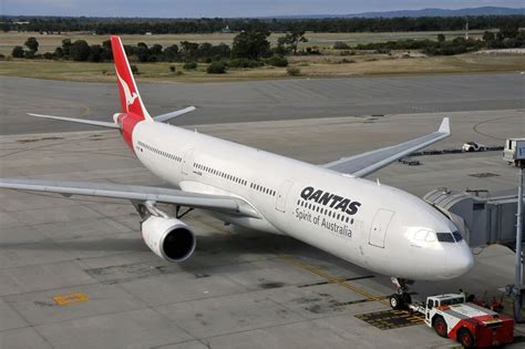 Qantas Fleet Airbus A330 300 Details And Pictures