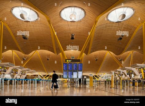 Barajas Airport Concourse Barajas Airport Terminal 4 In Madrid Stock