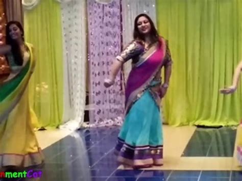 Punjabi Wedding Aunties Dance On Song Radhaa Hd Video Dailymotion