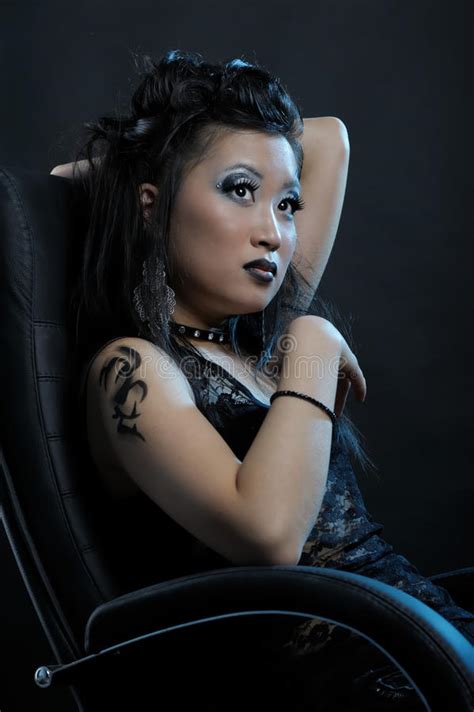 Fille Asiatique Gothique Photo Stock Image Du Headdress 20492320