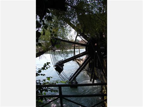 На сегодняшний день манавгат славится своими прибрежными белыми водами, а также белоснежными пляжами. Манавгат-город, река и водопад. (14,15 октября 2009 г ...