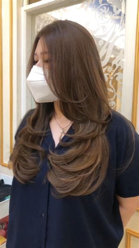 Layered Haircut And Ash Brown Haircolor Layered Haircuts Long Hair