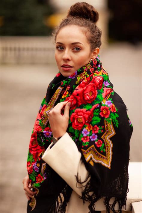 Wool Shawl Wrap For Woman Russian Pavlovo Posad Scarf With Wool Fringe 325 Russian Beauty
