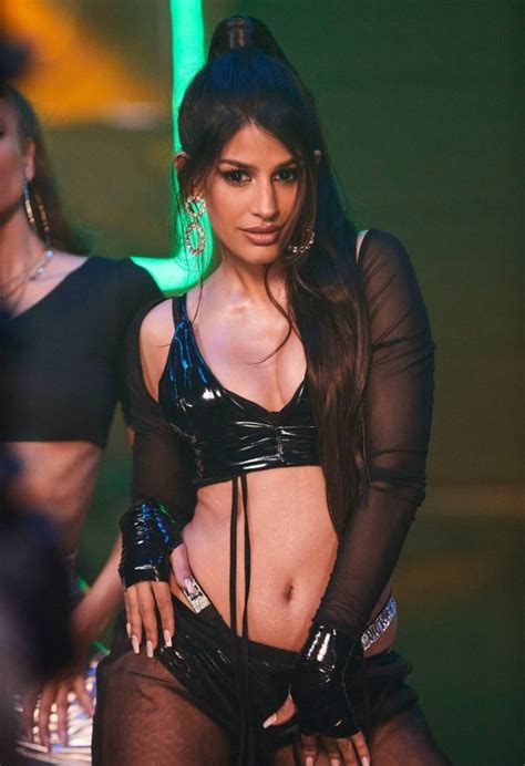 Jasmin Walia Shows Her Tits And Ass In A Want Me Video Shoot In London 22 Photos Video