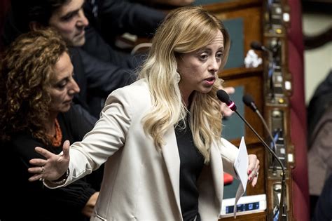 As the newly crowned leader of the european far right, giorgia meloni appears primed to spread her ability to disrupt without. Meloni: "Vomitevole è l'ipocrisia di Macron". E ricorda il ...