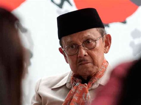 Profil Dan Biografi Bj Habibie Bapak Teknologi Bangsa Indonesia Yang