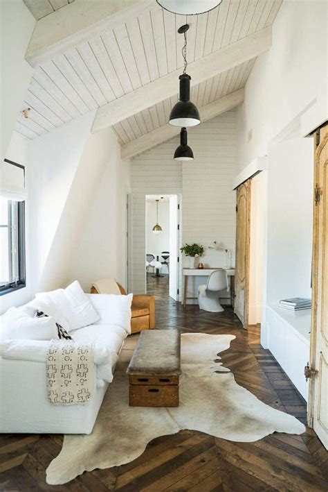 Minimalist living room no need. Modern farmhouse sitting area | Livingroom layout ...