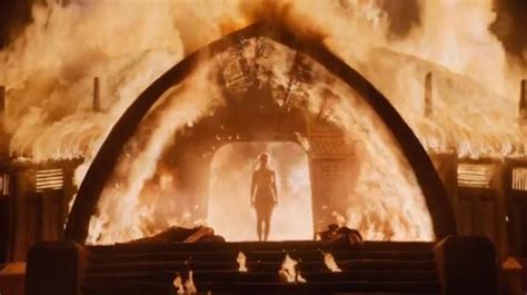 Game Of Thrones Season 6 Episode 4 Daenerys Naked Fire