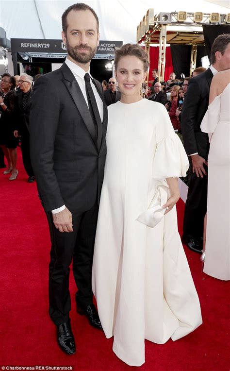 Amalia millepied is a celebrity family member, zodiac sign: Natalie Portman enjoys first time out with daughter Amalia ...