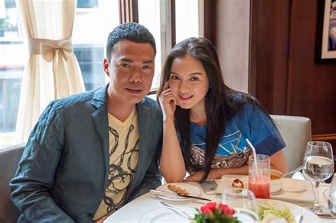 Cô chia sẻ, chặng đường 9 năm yêu là cả một giai đoạn vào tháng 7/2012, tạp chí next magazine của xứ cảng thơm đăng tải những hình ảnh của lý nhã kỳ và tạ thiên hoa. Trần Hào, Tạ Thiên Hoa 2 tài tử vướn nghi vấn hẹn hò Lý ...