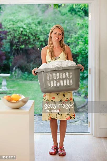 suburban housewife foto e immagini stock getty images