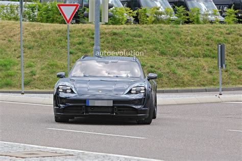Porsche Taycan Cross Turismo: EV Shooting Brake Is Strange Yet