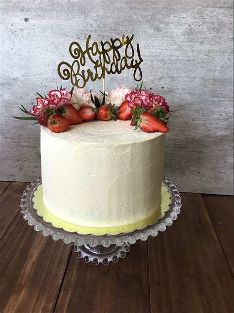 · il rotolo red velvet (red velvet cake roll) è un dolce goloso e coreografico; Torta Red Velvet | Esponjosa y Deliciosa | Daya's Cakes