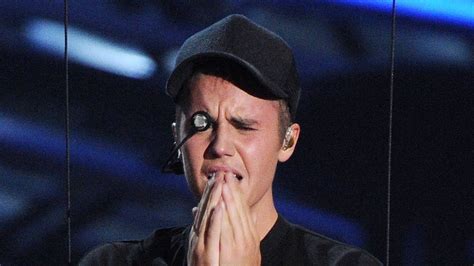 Justin Bieber Crying Mtv Vmas 2015 Glamour Uk