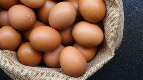 The Real Health Difference Between Egg Whites And Whole Eggs