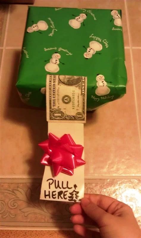 Creative Ways To Give Cash For Christmas Easy Diy Christmas Ts