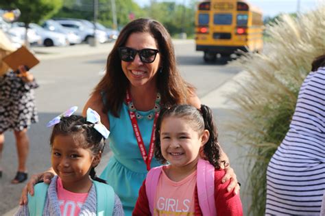 Photos Riley Avenue Welcomes Back Students For First Day Of School