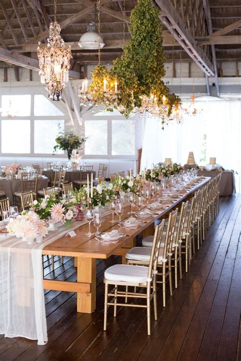 20 Gorgeous Fall Wedding Venues For Your Unforgettable Moment