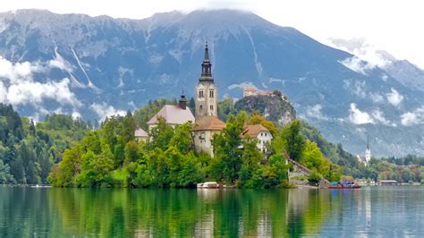 Mehrere regionen in slowenien gelten ab dem 20.6.21 um 0 uhr nicht nach meiner reise mit @daniel_freund @slagodinsky in slowenien: Bleder Insel Slowenien Foto & Bild | architektur, europe ...