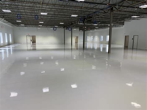 Cat epoxy lantai merupakan cat lantai dua komponen yang terdiri dari kombinasi polimer epoxy sebagai cat dan polimer amina sebagai hardener. Jasa Cat Epoxy Lantai - Harga Borongan Finish Trowel ...