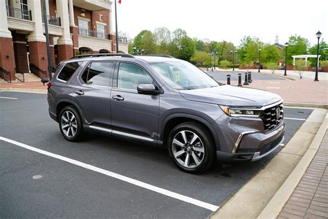 2023 Honda Pilot Elite Awd With Incredible Luxury Features
