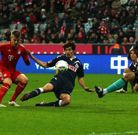 Trotz großer gegenwehr der kölner setzt sich bayern münchen am 2. In Unterzahl: Bayern schlägt Köln locker und ist ...