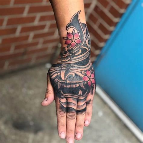 60 coolest hand tattoos for men best hand tattoos for guys fashionterest