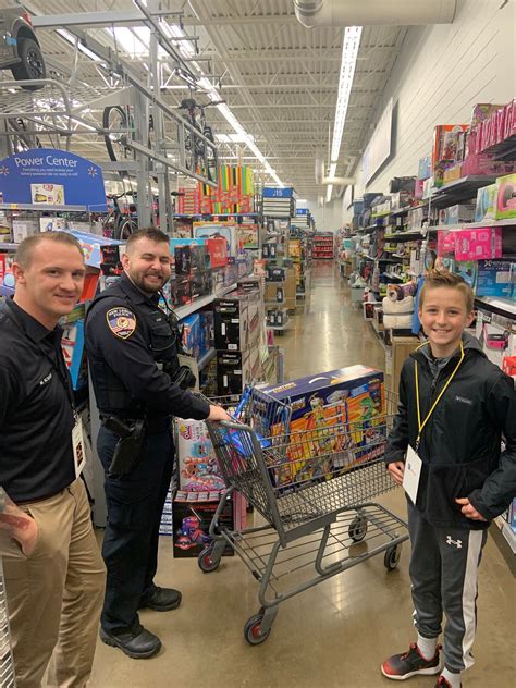 New Lenox PD's Shop With A Cop Brightens Christmas For Kids | New Lenox