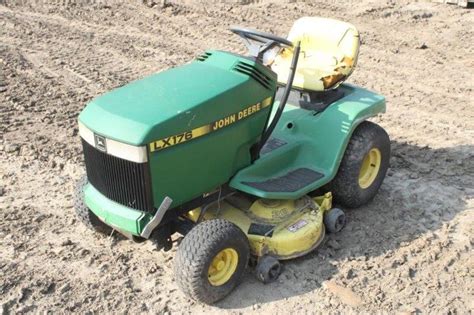 John Deere Lx 176 Riding Lawn Mower Live And Online Auctions On