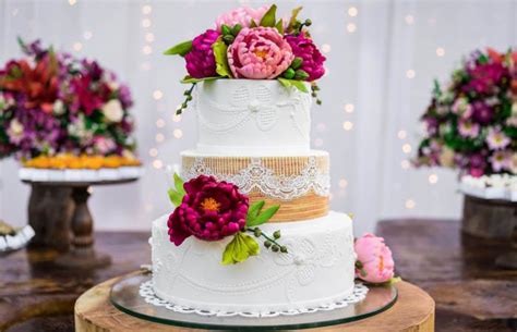 Than with one of our perfectly designed engagement cakes. Pictures of Beautiful Wedding Cake Designs | LoveToKnow