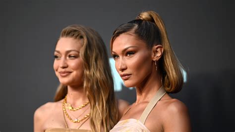bella and gigi hadid are blonde hair twins at the 2019 vmas marie claire us