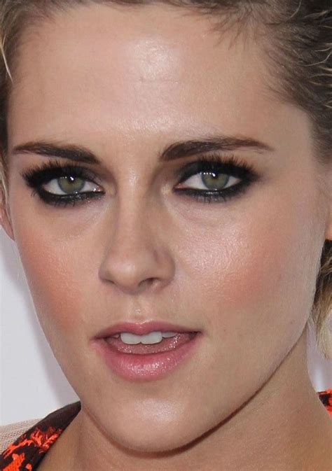 Close Up Of Kristen Stewart At Elles 2017 Women In Hollywood Awards
